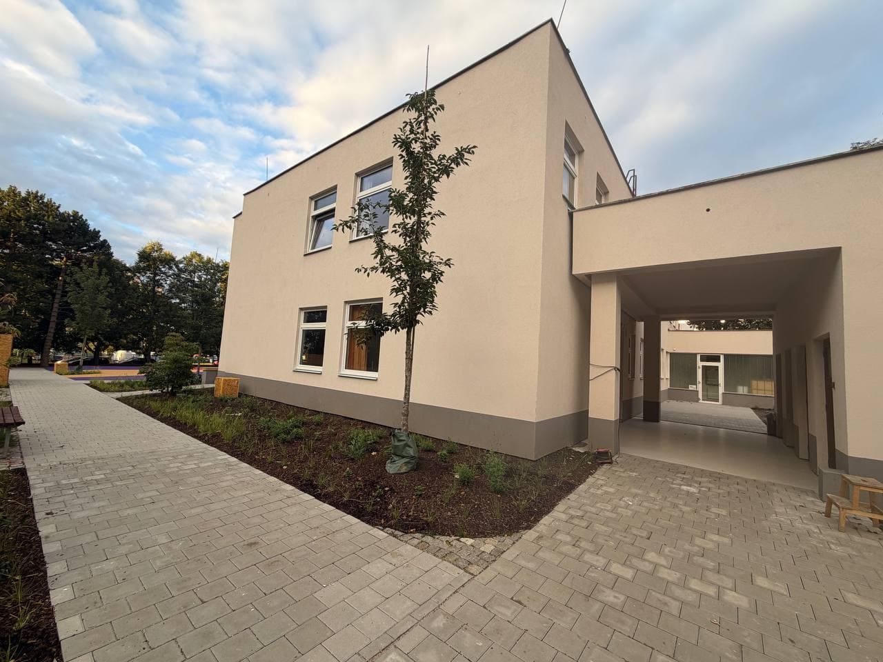Stavební a fasádní práce na rozestavěném objektu